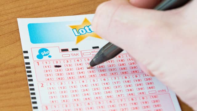 Ile za 4 w mini lotto? Zaskakujące nagrody i statystyki wygranych