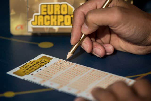 Kto wygrał w Eurojackpot? Zaskakujące wyniki i nagrody w losowaniu