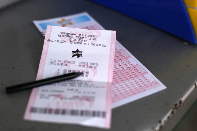 Czym się różni lotto od lotto plus? Kluczowe różnice i wygrane Czym się różni lotto od lotto plus? Kluczowe różnice i wygrane